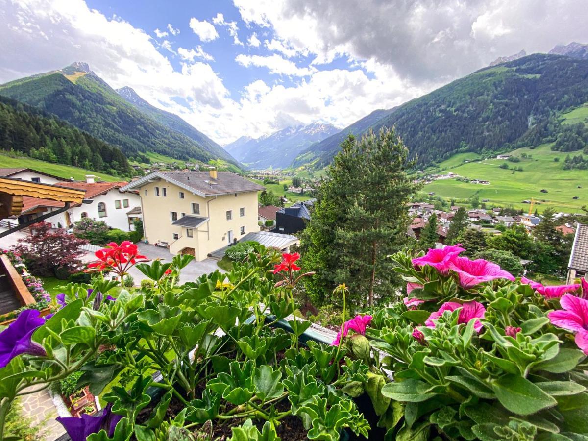 Haus Glueck Stubaital Neustift im Stubaital Exterior photo