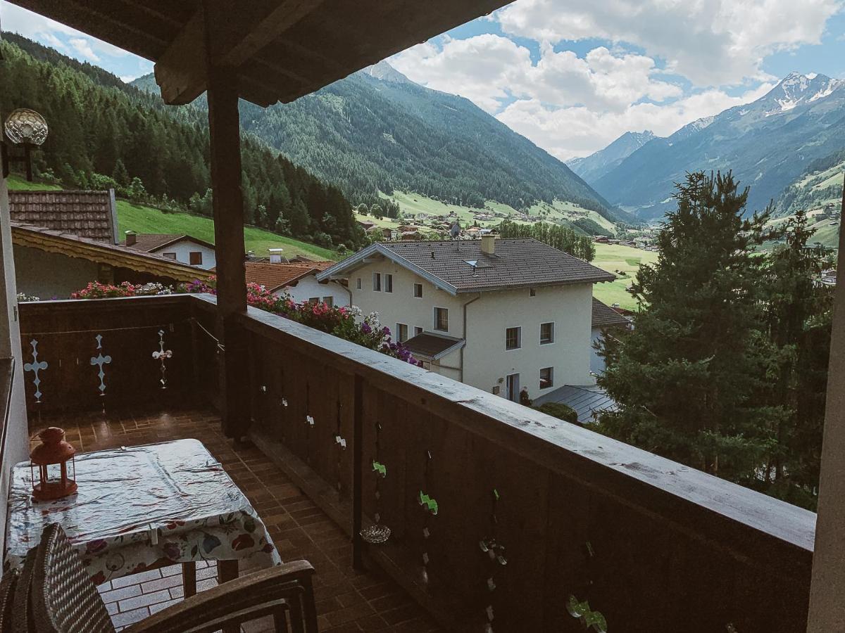 Haus Glueck Stubaital Neustift im Stubaital Exterior photo